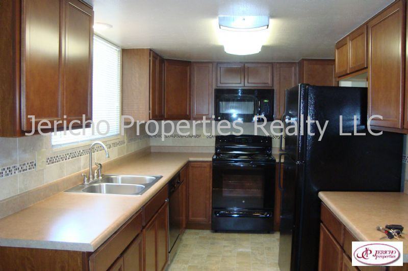 8191 Everett Way - Photo 2 of 16