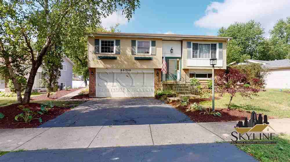 5S710 Steeple Run Dr