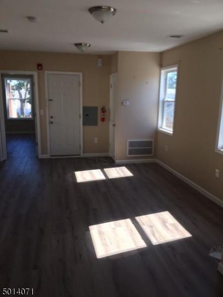 33 Elberon Ave Apt 3-35 - Photo 3 of 7