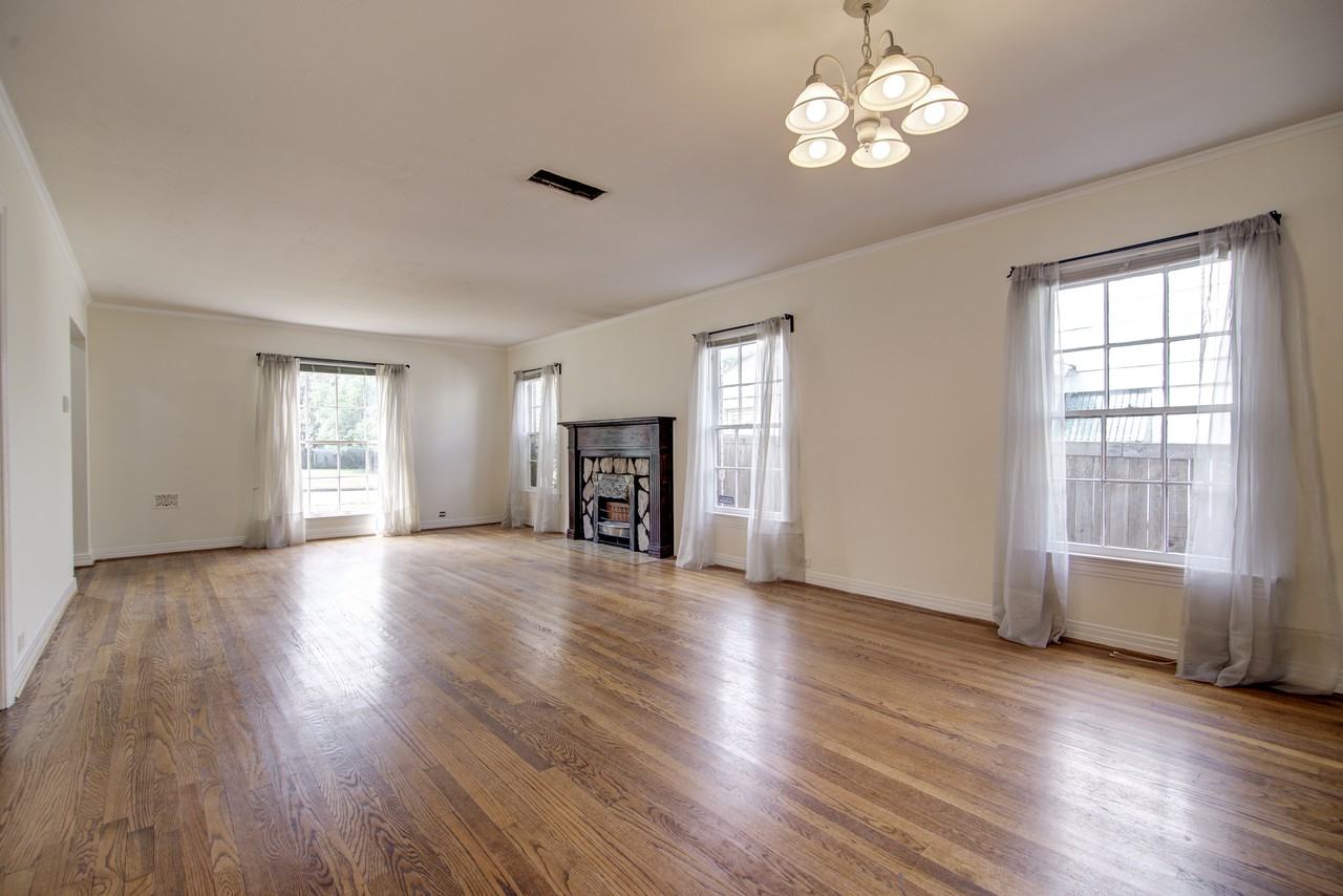 5419 Longview Street - Photo 2 of 23