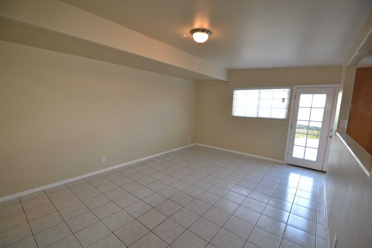 3335 Minna St - Photo 3 of 6