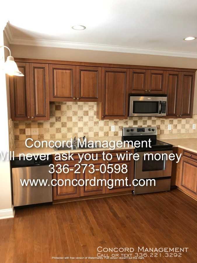 20 Rhododendron Dr #1 - Photo 2 of 9