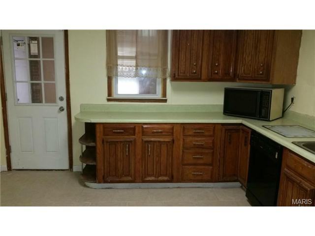 6608 Donald St - Photo 3 of 9