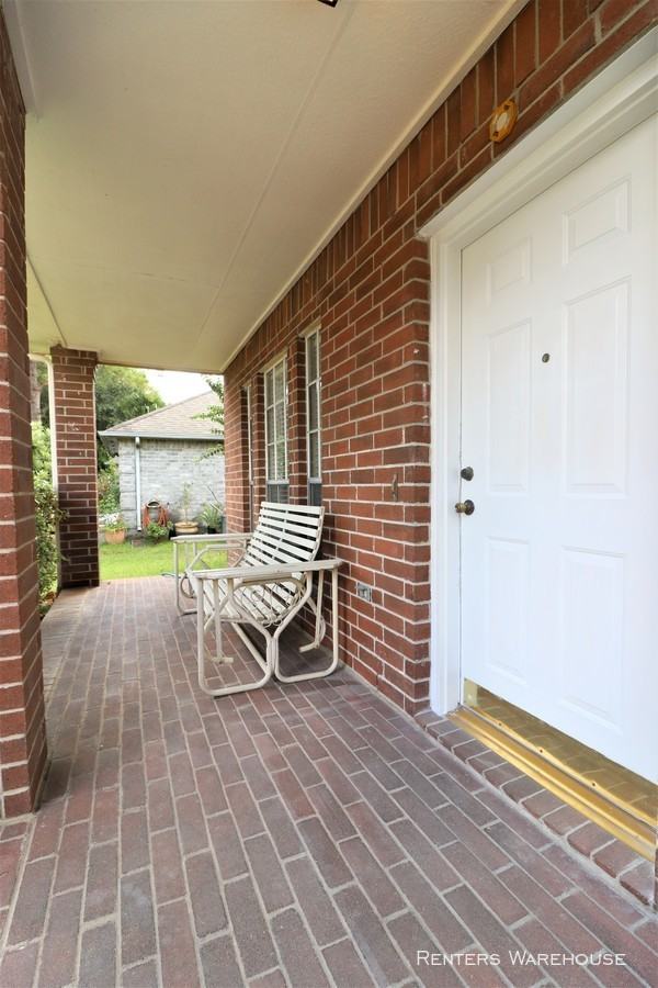8303 Holmwood Dr - Photo 2 of 34
