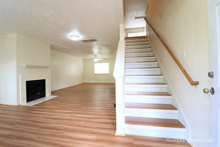 8303 Holmwood Dr - Photo 3 of 34