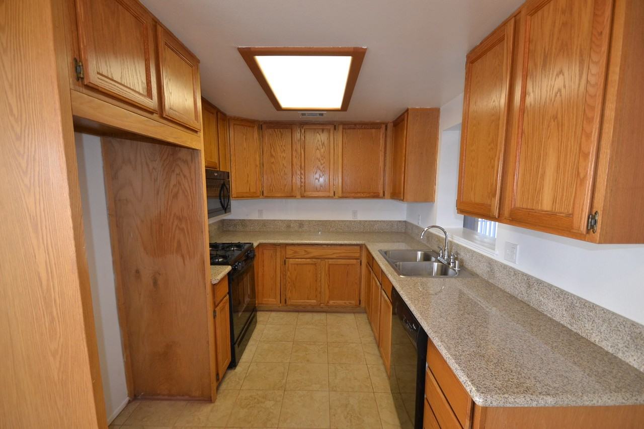 3320 Kern St - Photo 3 of 10