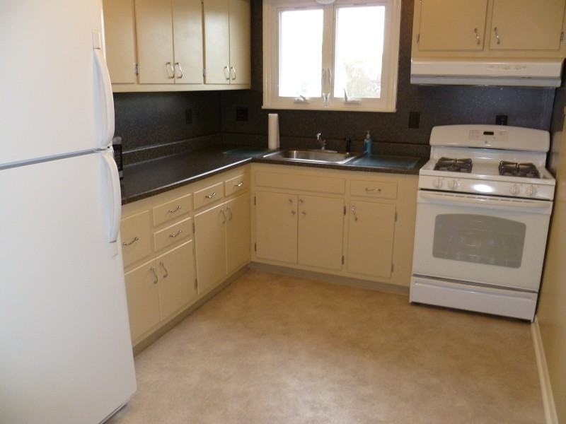 170 Kanouse St - Photo 2 of 7