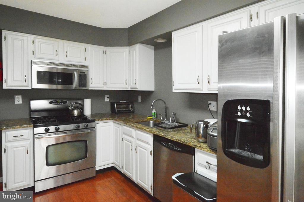 110 Treymore Ct - Photo 3 of 15