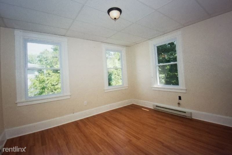 332 332 Sharon Avenue C - Photo 2 of 4