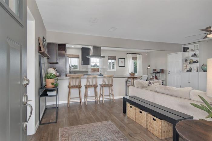 1803 Duval St - Photo 2 of 20