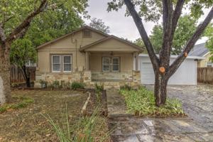 featured image of 607 E 15th St