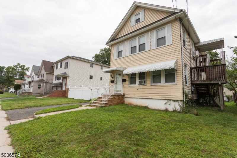 204 Livingston St - Photo 2 of 14