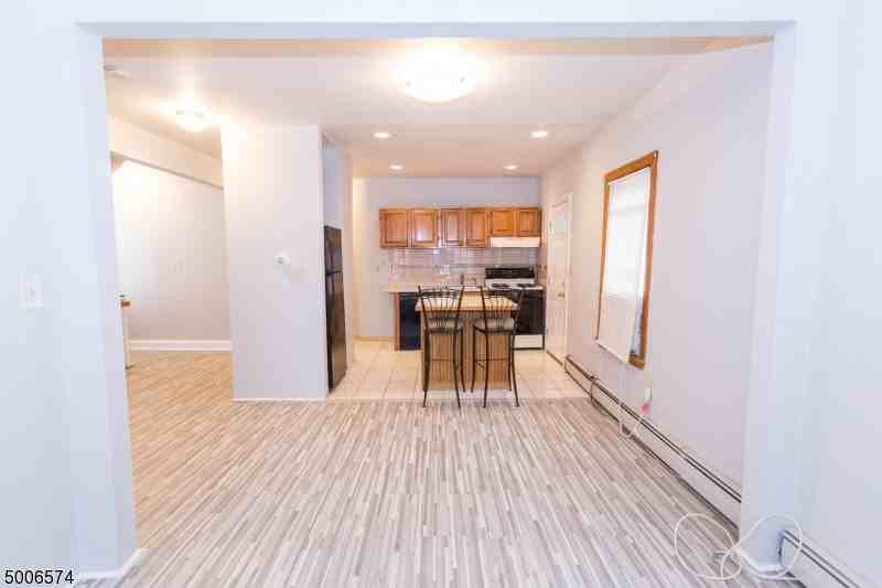 204 Livingston St - Photo 3 of 14