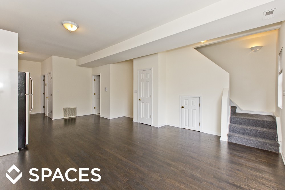 2438 N Ashland - Photo 2 of 11