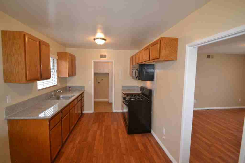 15608 Lorella Ave - Photo 2 of 4