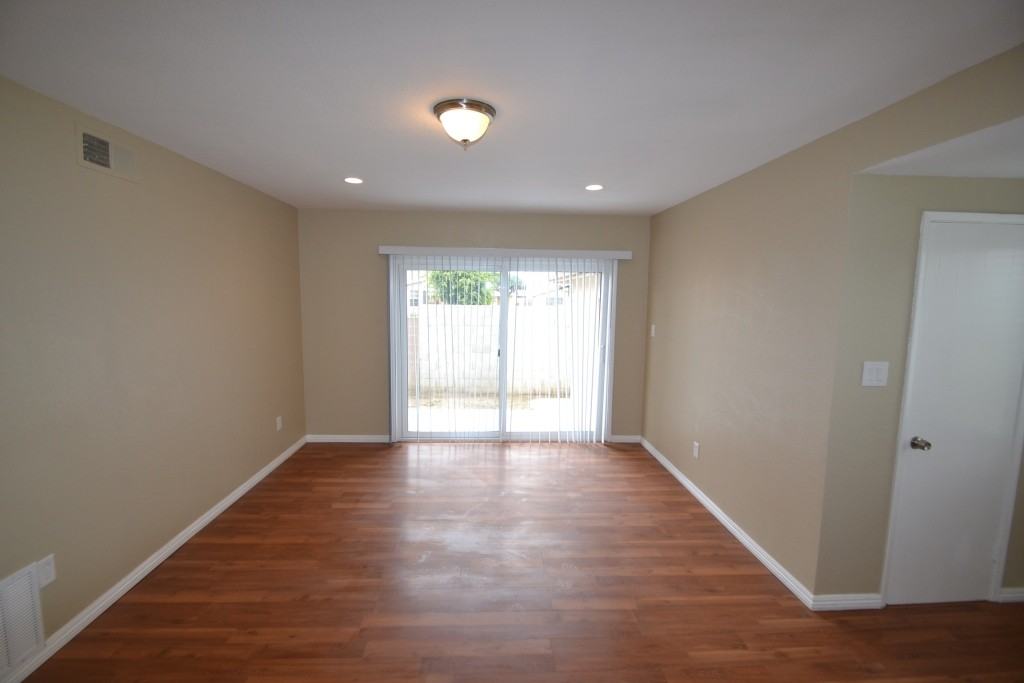 15608 Lorella Ave - Photo 3 of 4