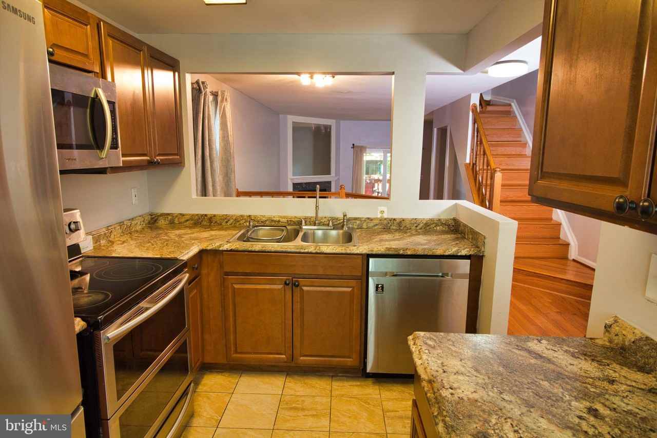 5901 Saint Giles Way - Photo 3 of 24