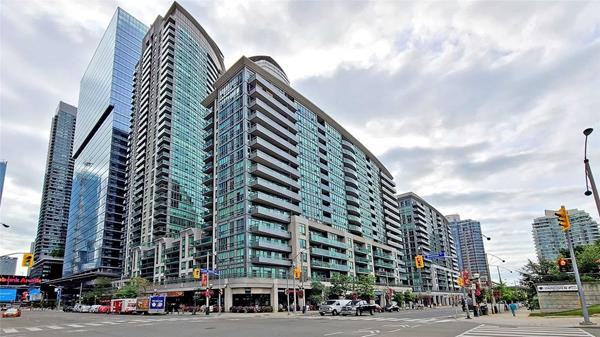 51 Lower Simcoe Street #915