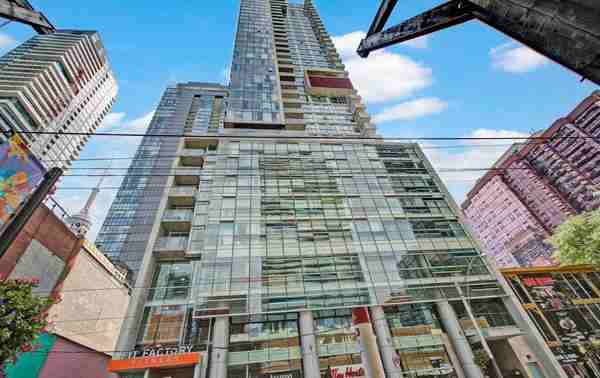 375 King Street West #2702