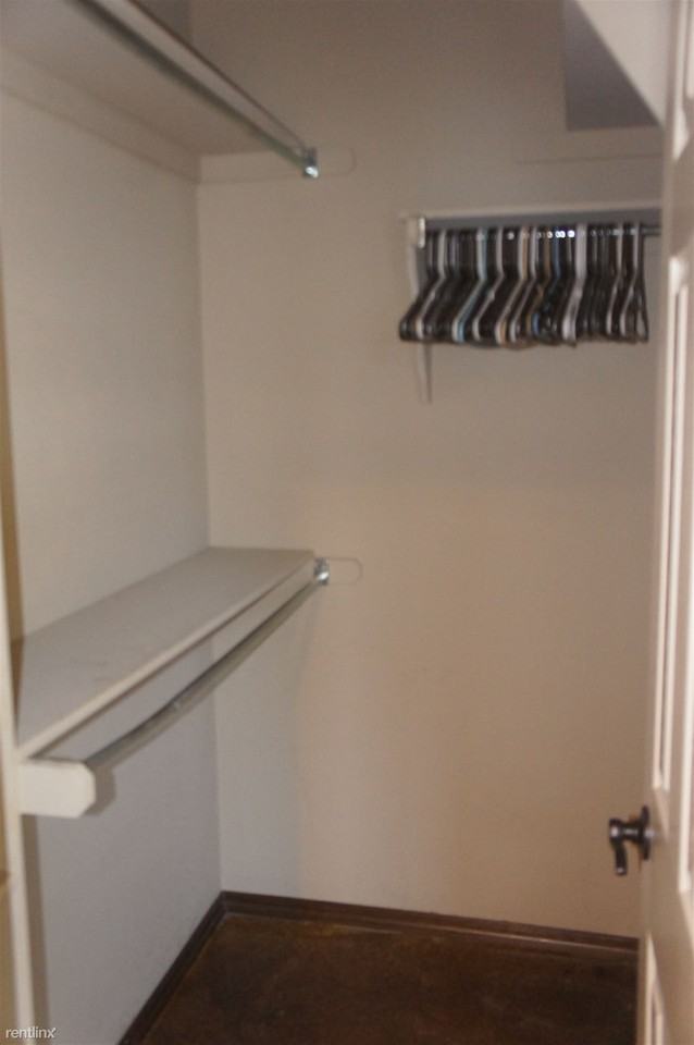 1712 Ne 8th St - Photo 3 of 16