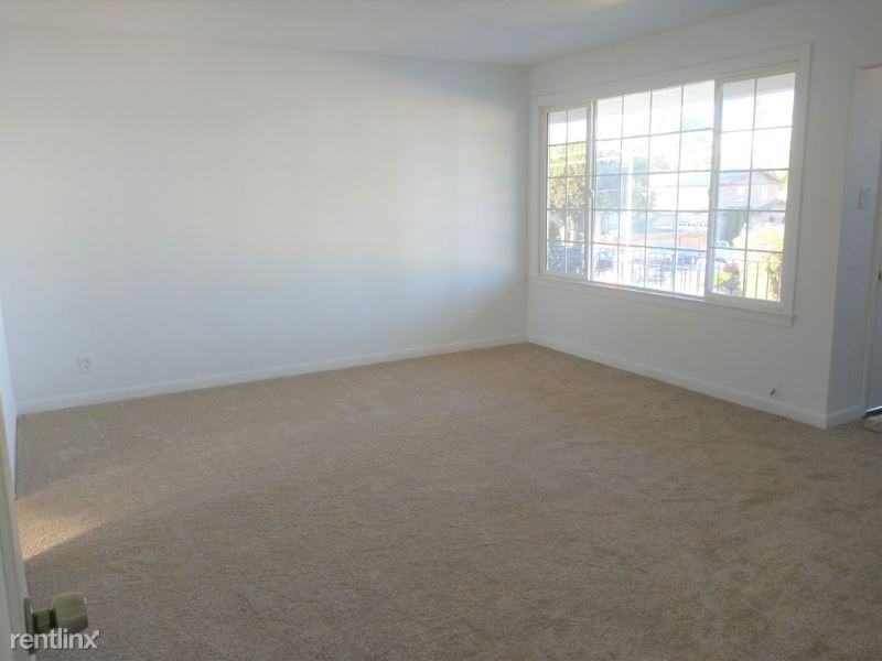 439 439 N Claremont St 5 - Photo 3 of 18
