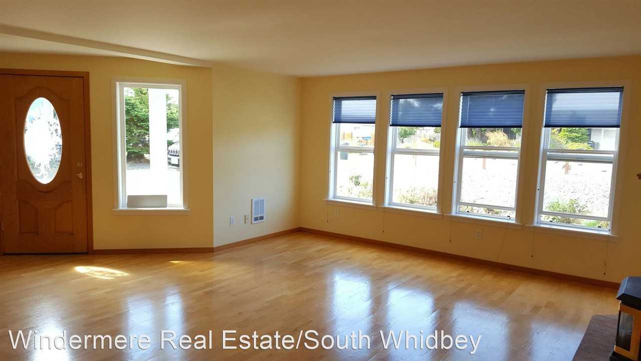 3703 Oceanside Dr - Photo 2 of 20