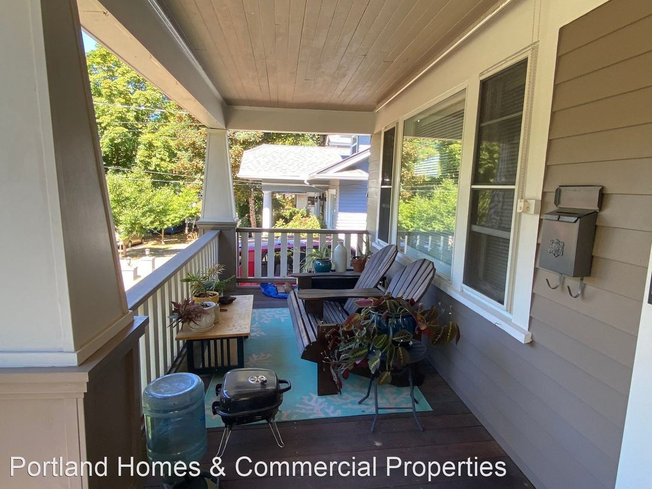 2134 Ne 51st Ave - Photo 3 of 21