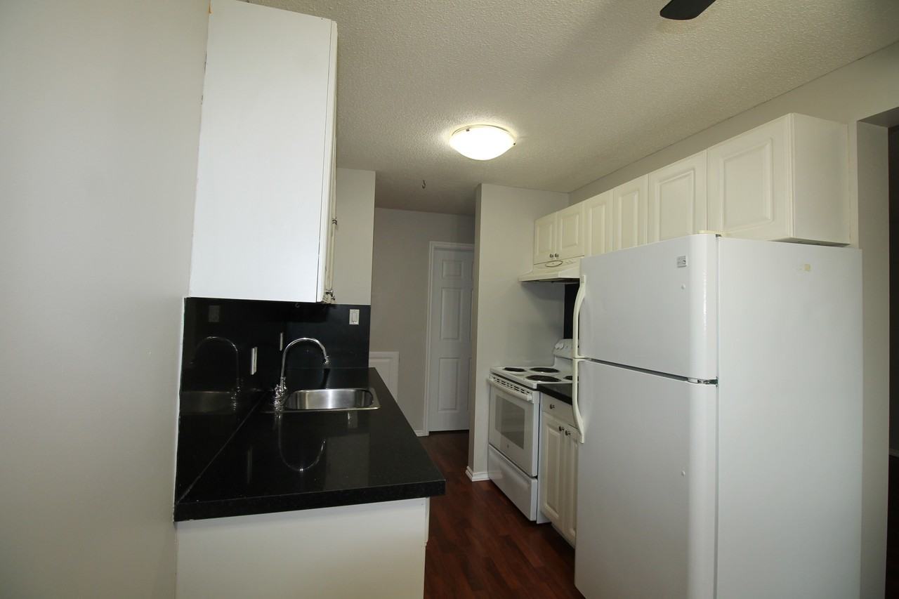 11340 124 St Nw - Photo 2 of 16