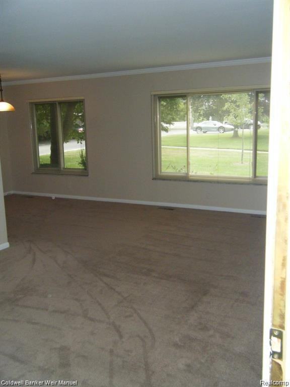 1245 Derby Rd - Photo 2 of 9