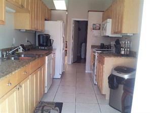 23320 Southwest 58th Avenue - Photo 2 of 5