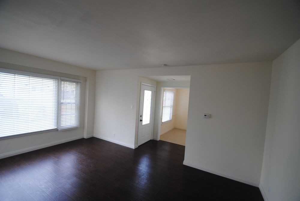 9962 Bonavista Ln - Photo 3 of 9