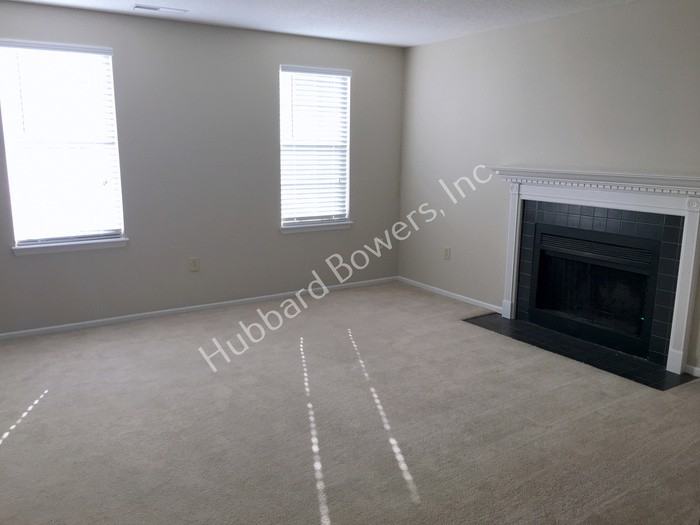 1201 Hulon Cir - Photo 3 of 13