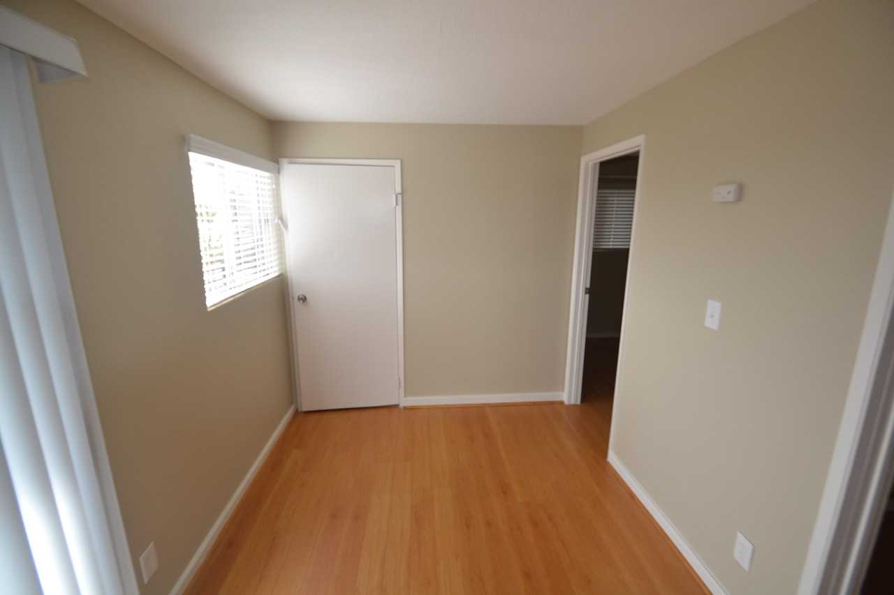 1736 Kilbourn St - Photo 3 of 7