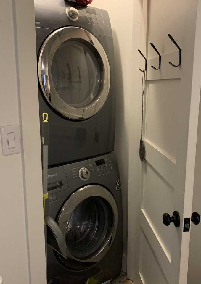 Munro St & Dundas St E - Photo 4 of 6