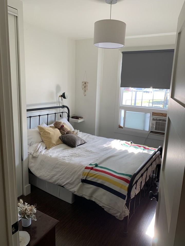 Munro St & Dundas St E - Photo 5 of 6