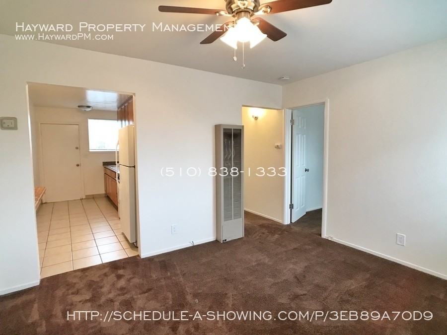 323 D St - Photo 2 of 9