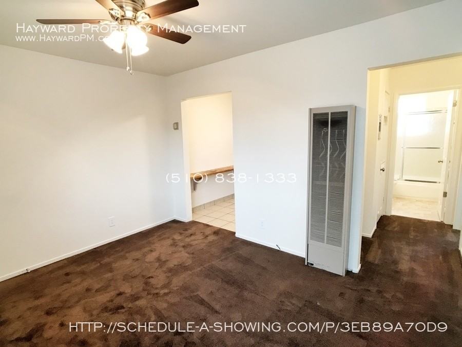 323 D St - Photo 3 of 9