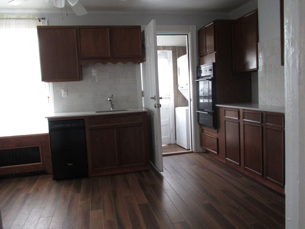 Tarrytown Apartment - Photo 2 of 12