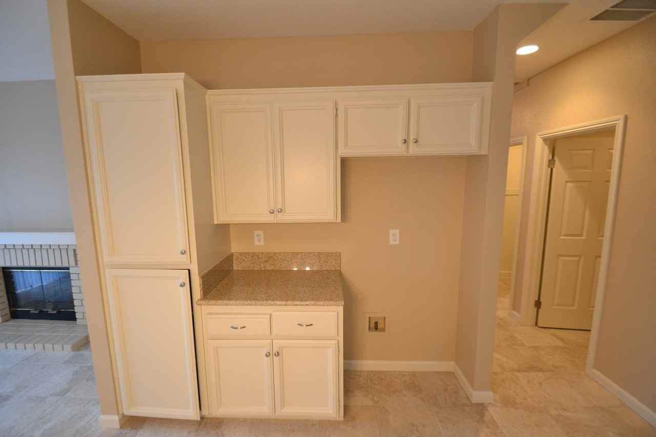 285 Victoria Dr - Photo 3 of 11