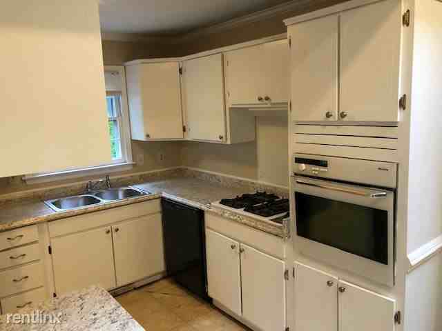 5304 Thorncliff Dr - Photo 3 of 18