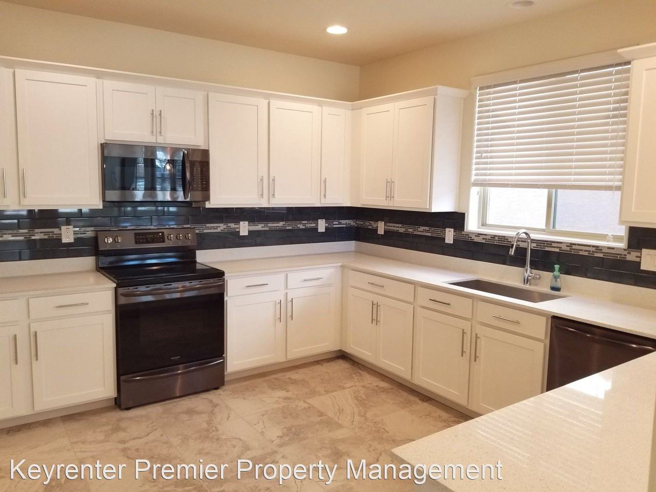 2945 N Augustine - Photo 3 of 21