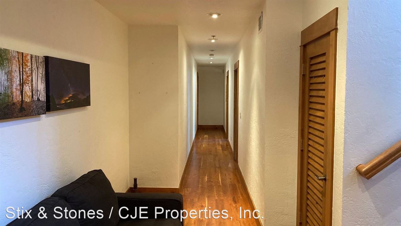 1465 S Pearl St #6 - Photo 3 of 18