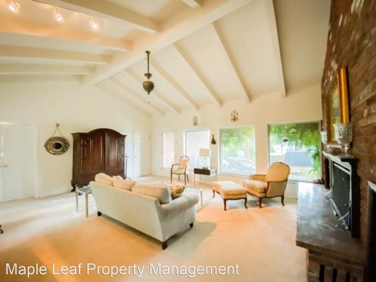 8035 Se 45th St - Photo 3 of 30