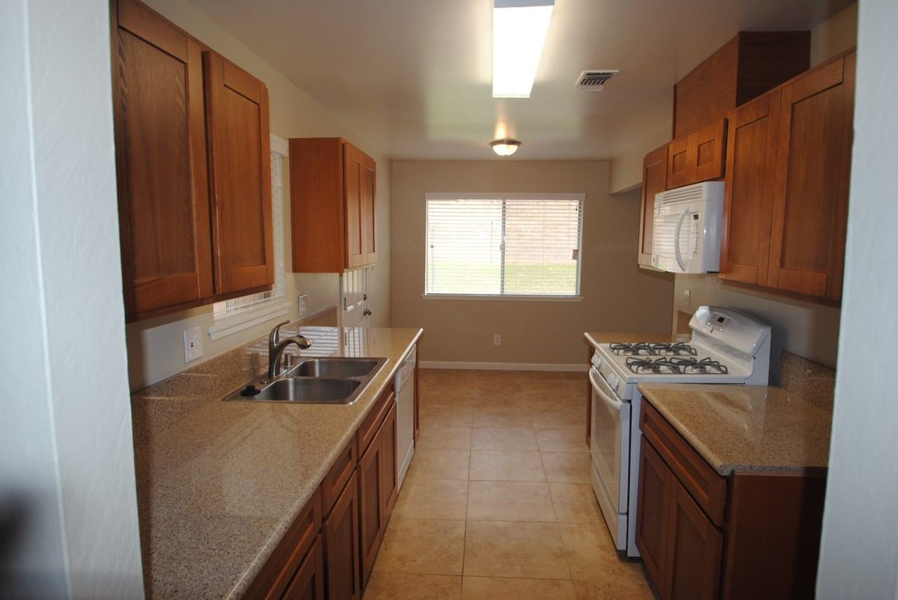 6233 Shenandoah Dr - Photo 2 of 7