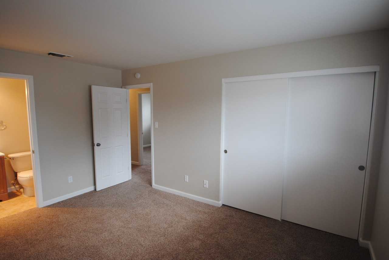 6233 Shenandoah Dr - Photo 3 of 7