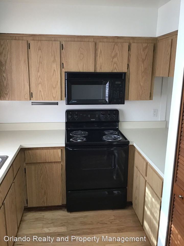 7610 Pacific Heights Cir - Photo 3 of 21