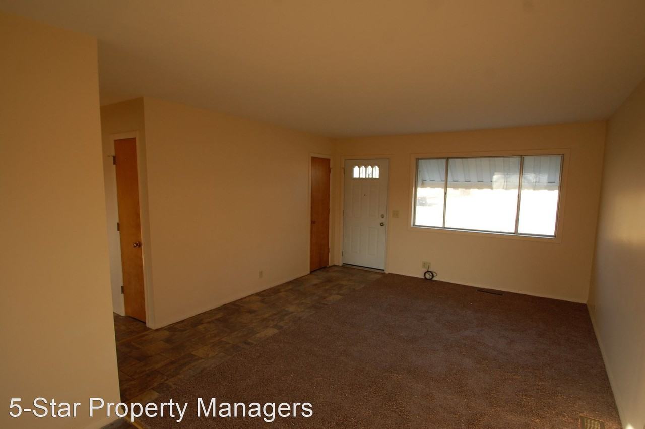 2314 Southdale Dr - Photo 3 of 12