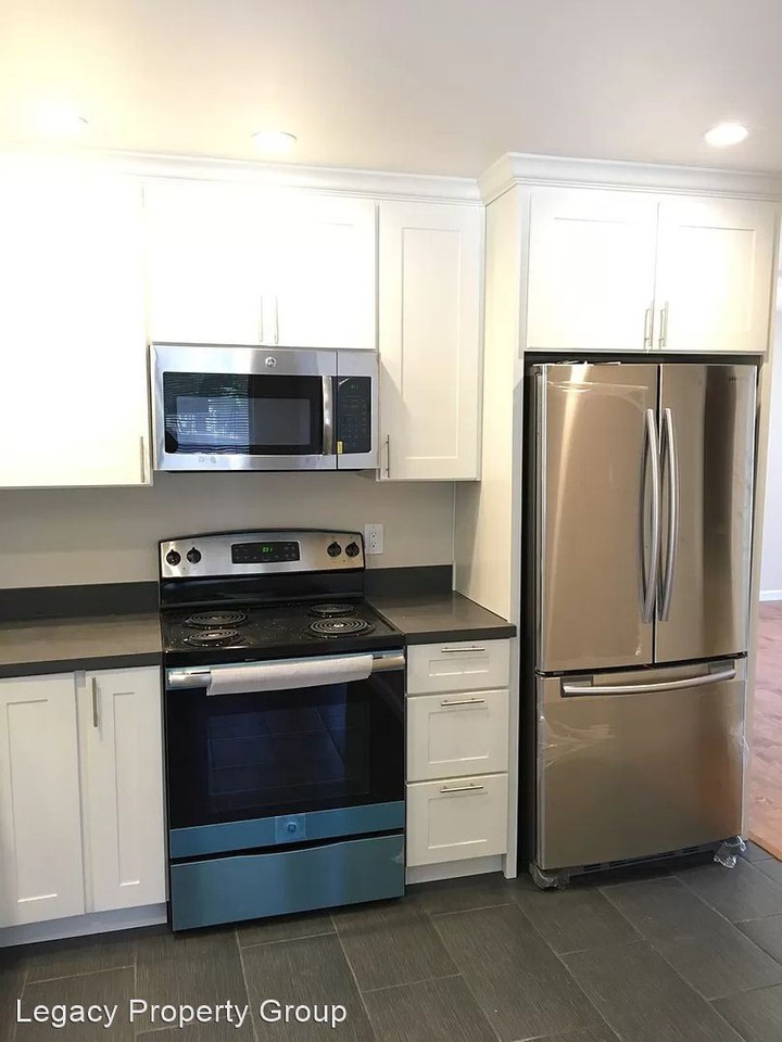 10191 Miller Ave - Photo 2 of 20