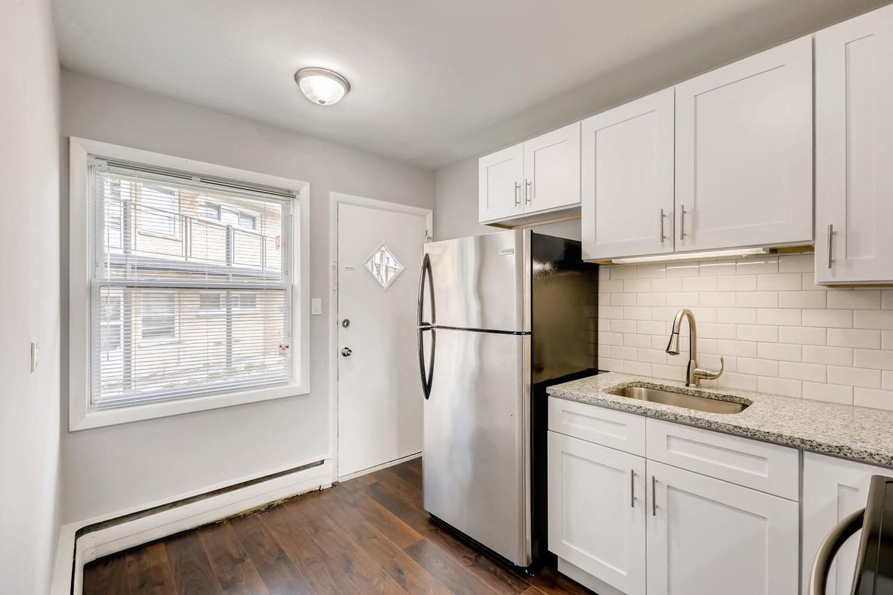 Hawthorne Apartments - Photo 2 of 25