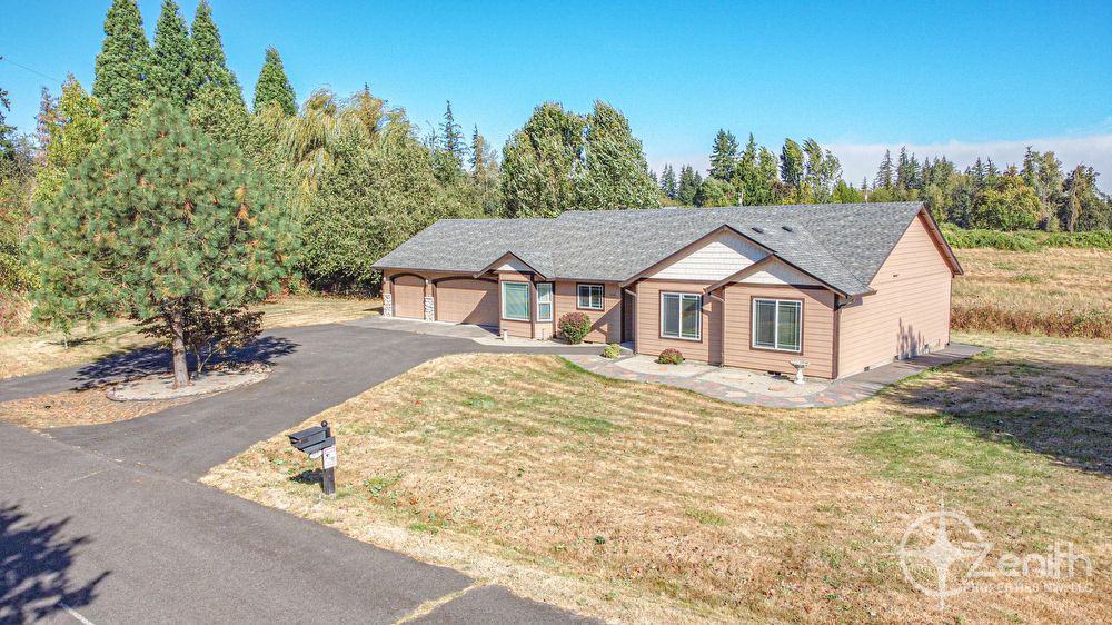 516 Ne 199th St - Photo 2 of 34